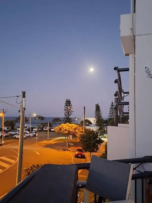 Beachfront Bliss Apartment Gold Coast