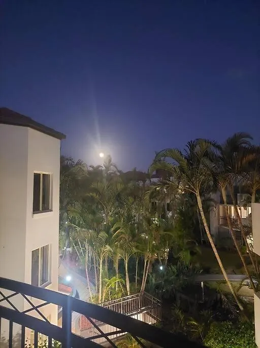 Beachfront Bliss Apartment Gold Coast